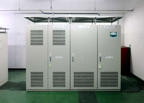 無停電電源装置