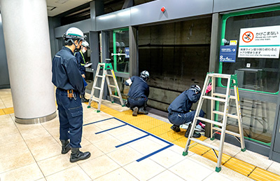 ホームドア設備
